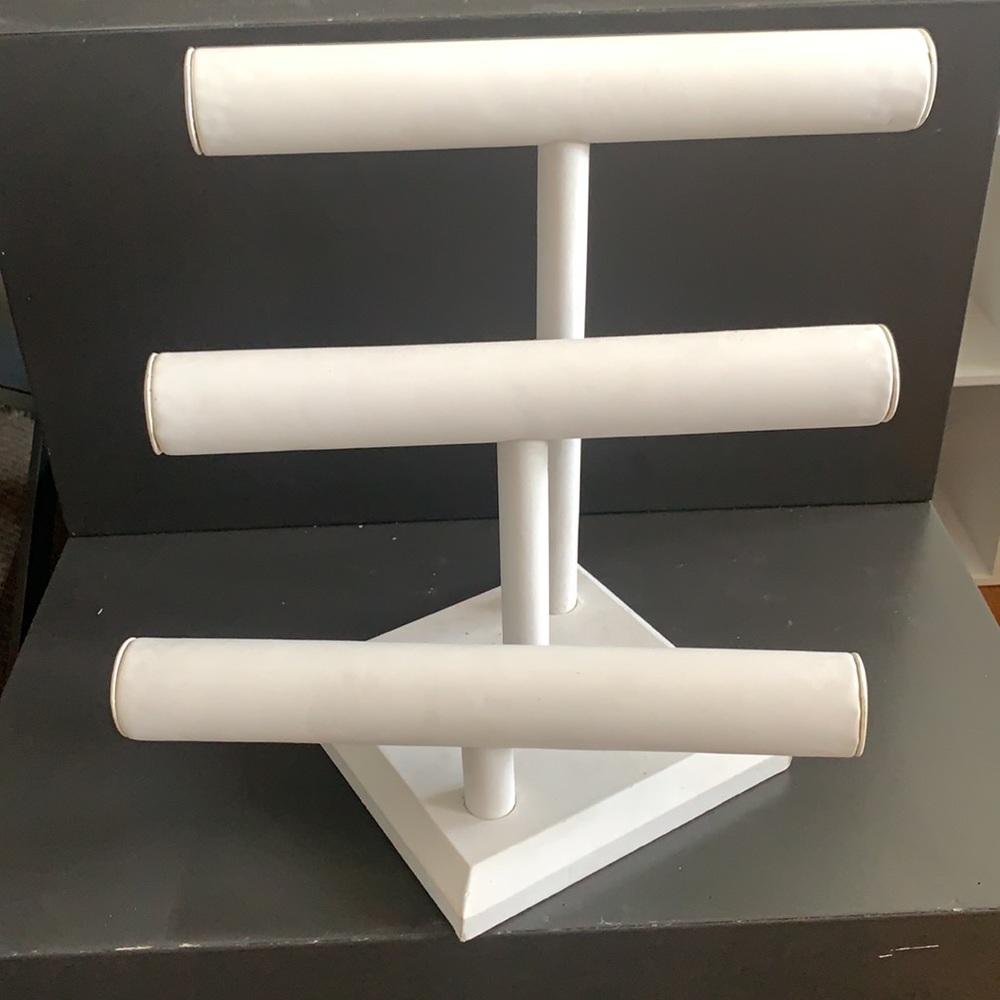 Brand new never used bracelet holder - Picture 5 of 5